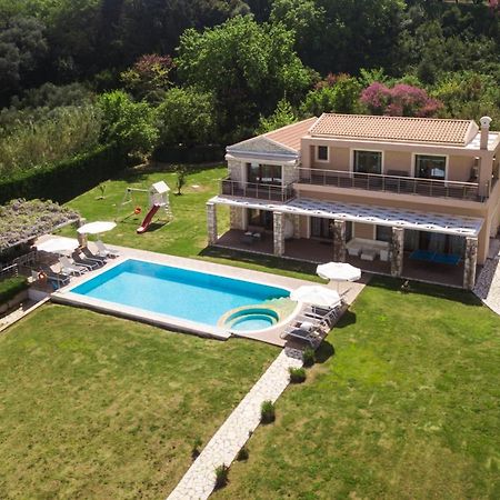 Luxury Villa Hera - Beachfront Roda  Extérieur photo