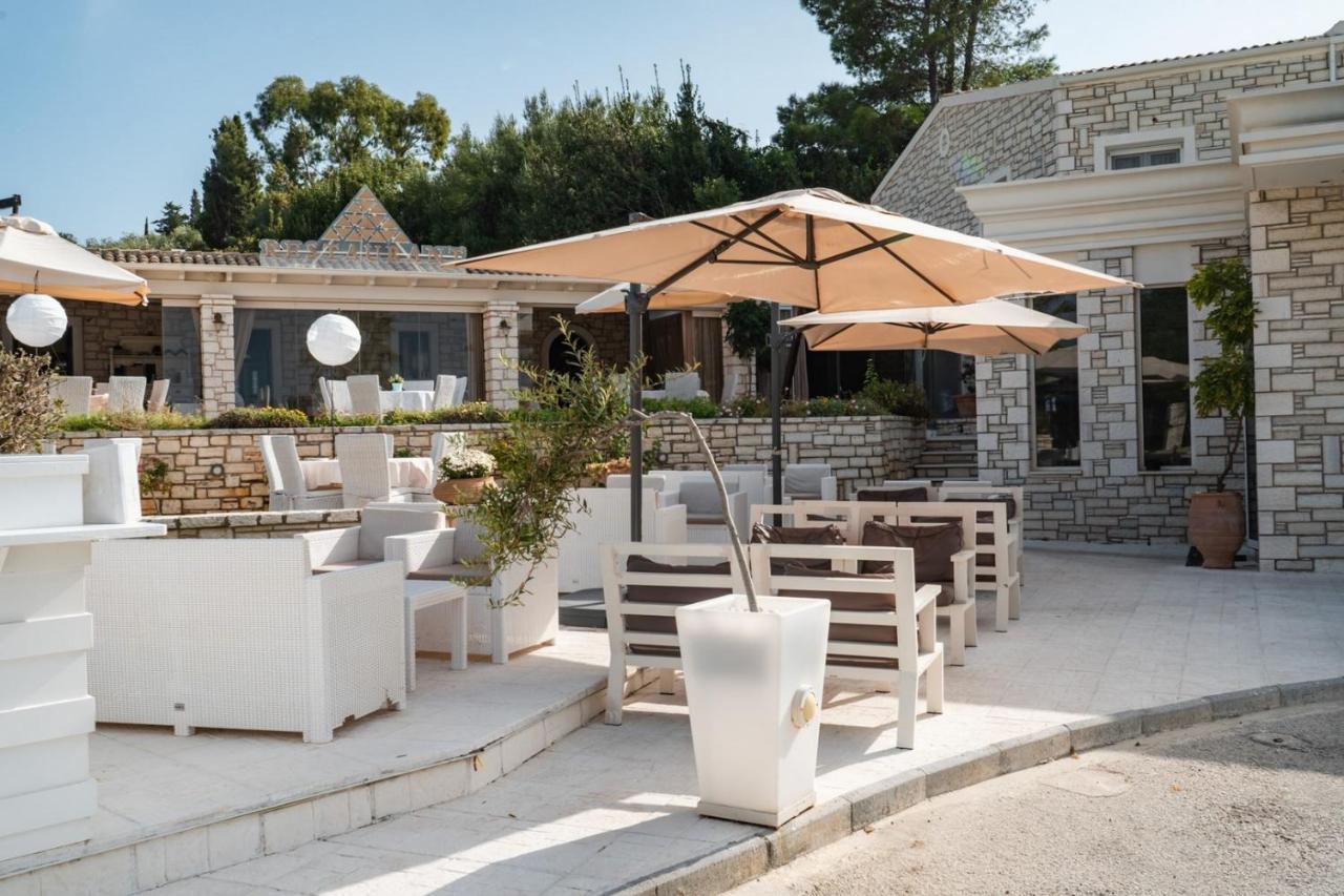 Luxury Villa Hera - Beachfront Roda  Extérieur photo