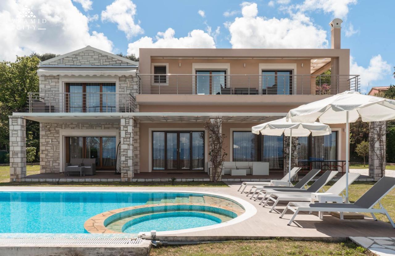 Luxury Villa Hera - Beachfront Roda  Extérieur photo